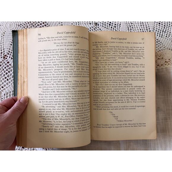 1943 Dickens Digest Vintage Book: Condensed Classics Anthology - Picture 5 of 6